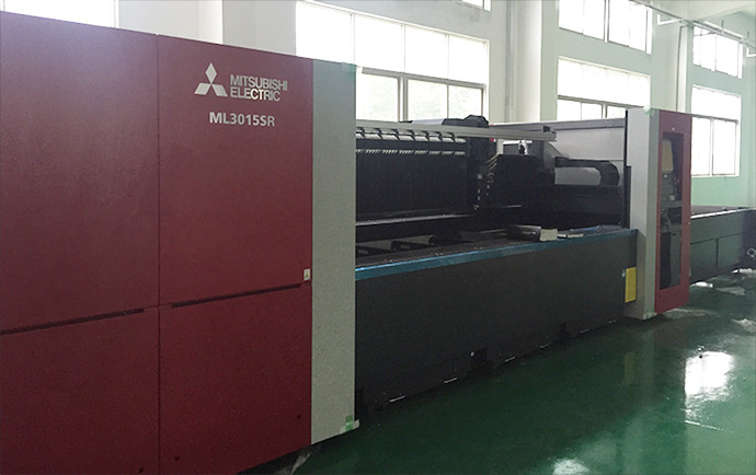 Sheet metal press aperture